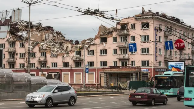 Руїни готелю "Україна" в Чернігові