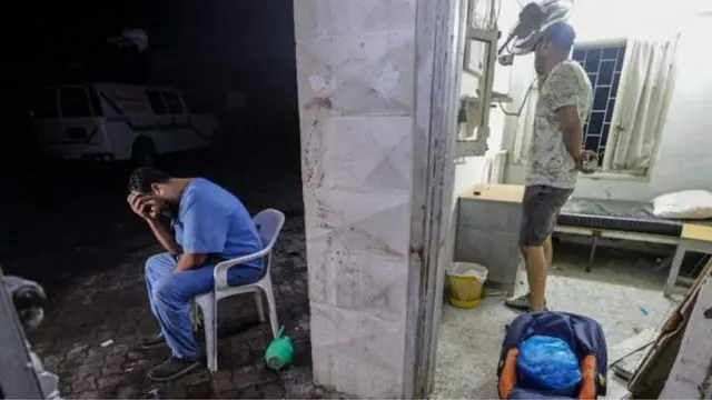 Aftermath of di Gaza hospital blast