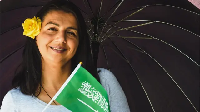 বিদেশি নারী।