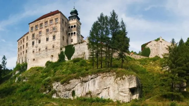 Pieskowa Skala Castle dey for shore of Suloszowa