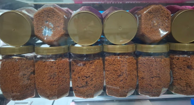 Ayam Goreng Widuran, non-halal, kremes