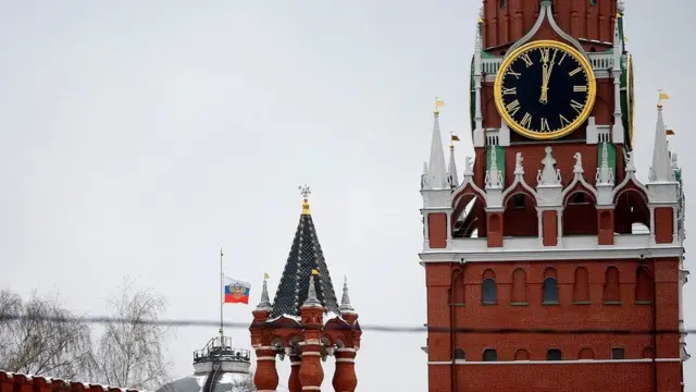 Кремль пообіцяв адекватно відповісти на дії Барака Обами і звинуватив його адміністрацію у пробах підірвати позиції Дональда Трампа на міжнародній арені