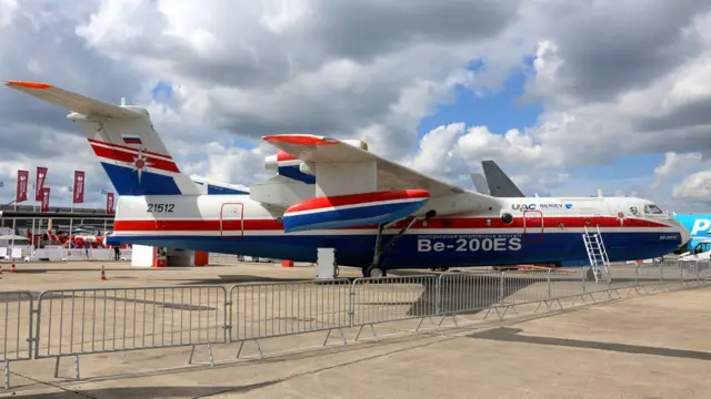 Бе-200 в Ле Бурже