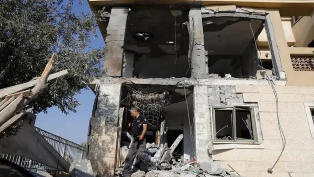 İsrail, Filistin topraklarından Beerşeba'daki bir eve roket atıldığını iddia etti.