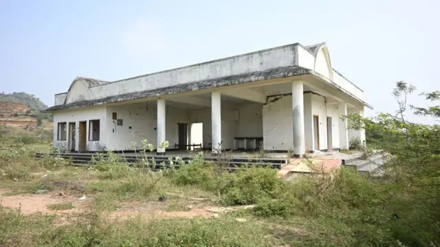 పురావస్తుశాఖ ఆధ్వర్యంలో ఉన్న బౌద్ధస్తూపం