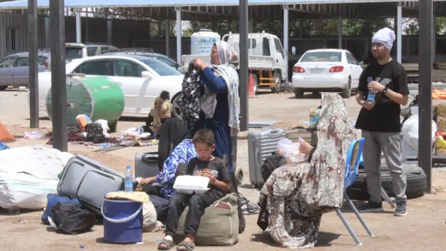 خیلی از کودکان و نوجوانانی که بازگشت داده شده‌اند، متولد ایران هستند. آنها اولین بار است که افغانستان را می‌بینند