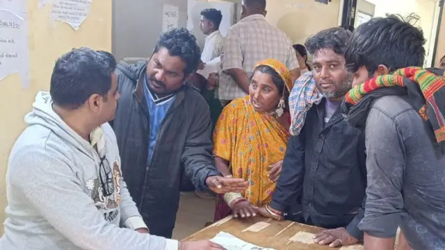 બીબીસી ગુજરાતી મતદાર યાદી રિવિઝન એસઆઈઆર ફૉર્મ ચૂંટણી પંચ ગુજરાત બીએલઓ