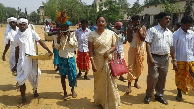 संथाली महिलाएं, जाहेरथान, पूजा स्थल, सबरीमाला, आदिवासी