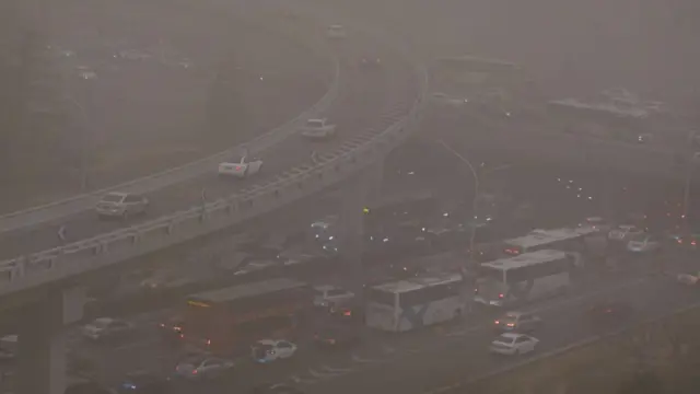 Пекин во время песчаной бури