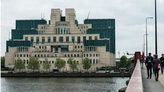 Штаб-квартира британской внешней разведки МИ6 в Лондоне
