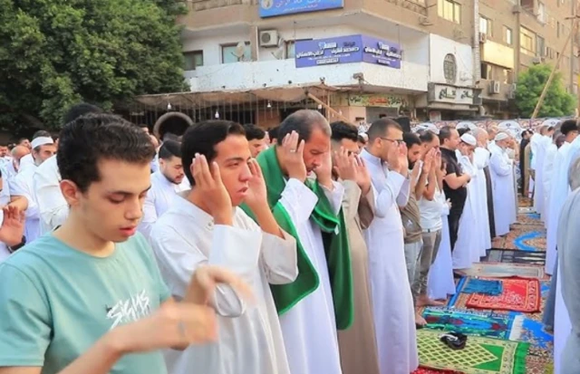 صلاة العيد في الجيزة 