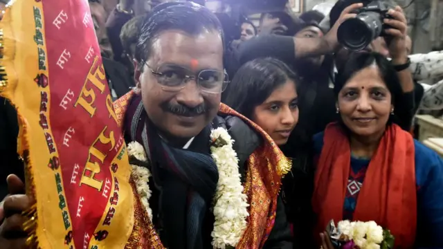 હનુમાનજીના મંદિરે પહોંચેલા કેજરીવાલ