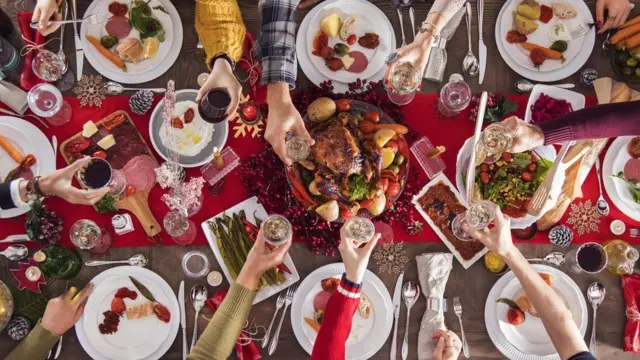 크리스마스에 사람들은 평균 6000칼로리를 섭취한다