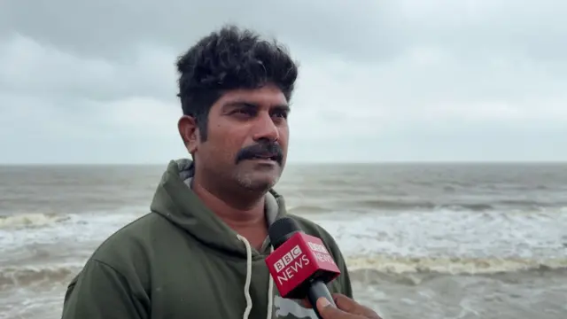 ఉప్పాడ, శ్రీను, మత్స్యకారుడు