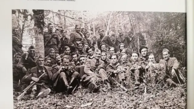 Britanski oficiri i partizani