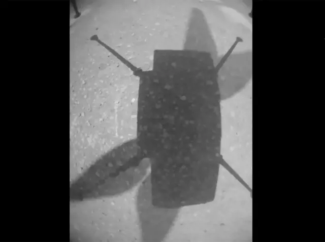 항법용 흑백 카메라는 지상을 관측한다