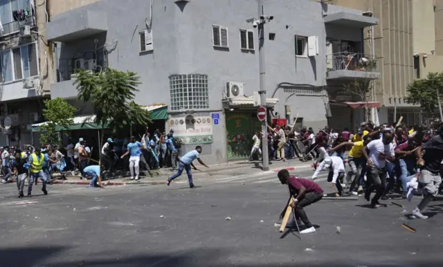 ኣብ እስራኤል፡ ፖሊስ ዝተጸበሮ ግጭት ኤርትራውያን 75 ሰባት ቈሲሎም