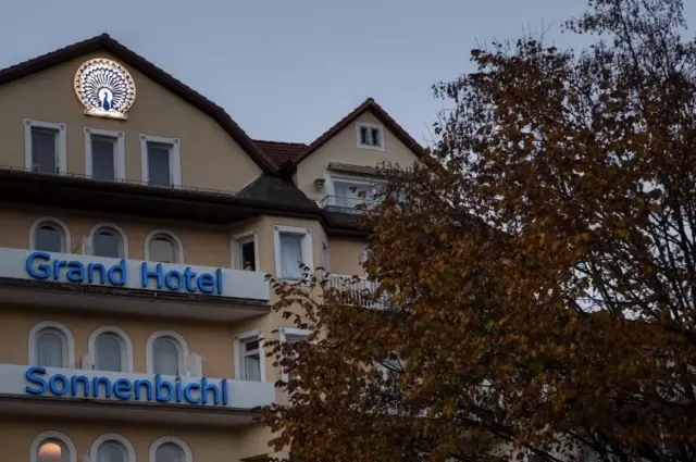 โรงแรมแกรนด์ โฮเทล ที่สื่อเยอรมันรายงานว่าเป็นที่ประทับของกษัตริย์ไทย