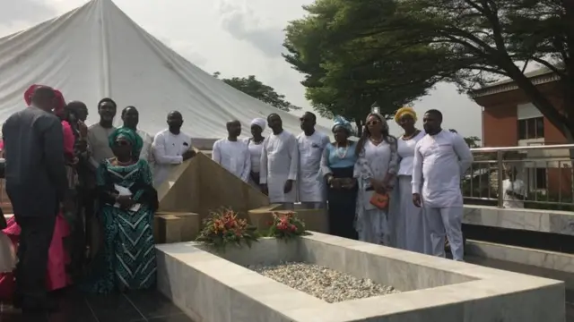 Ezinaụlọ na ụmụ Ekwueme