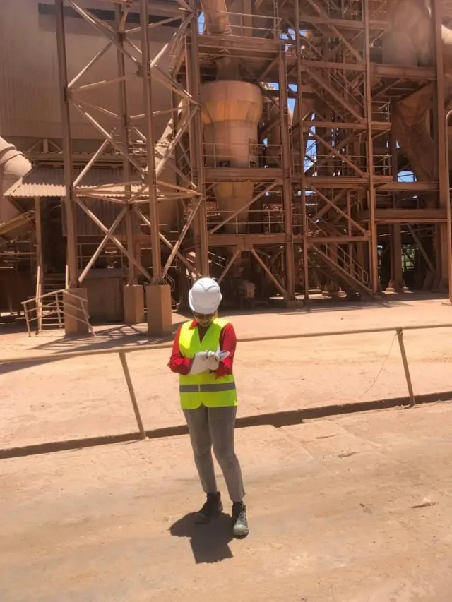 Dr Tsiyoon Amsaaluu qorannoo irra yeroo jirtu