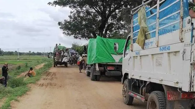 ဒေသခံတွေ ဘေးလွတ်ရာထွက်ပြေးတိမ်းရှောင်နေကြတဲ့မြင်ကွင်း