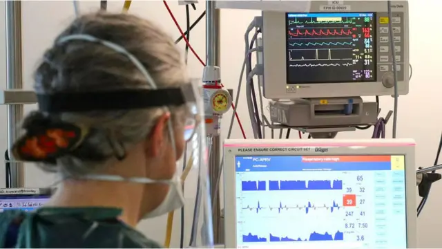 হাসপাতালের মনিটরিং যন্ত্র