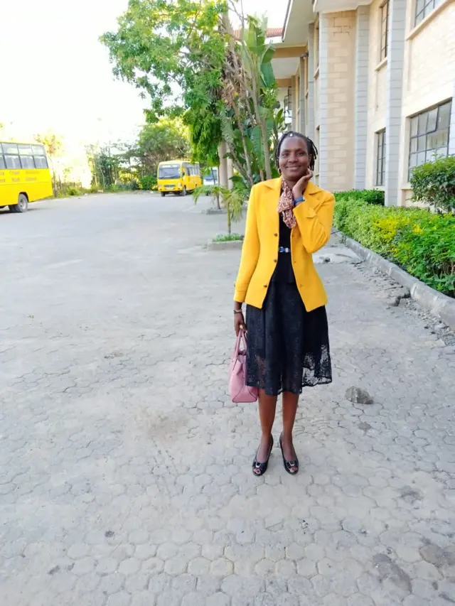 Caro Alikuwa anapokea jumbe za matusi kutoka kwa binamu yake ambaye alikua na urafiki wa kimapenzi na mume wake