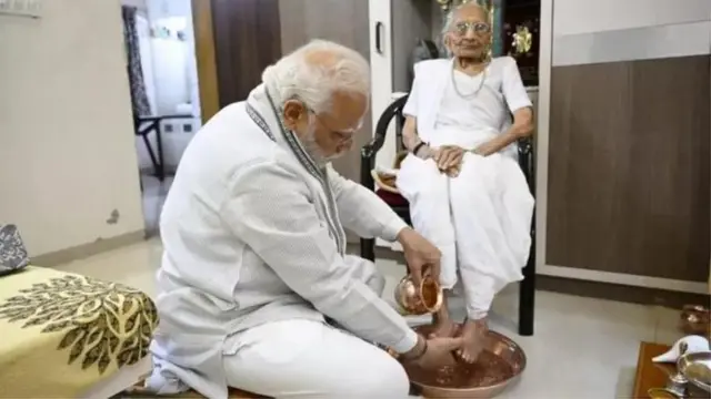 मोदी आणि हिराबेन