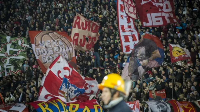 Навијачи на утакмици Црвена Звезда - Ливерпул