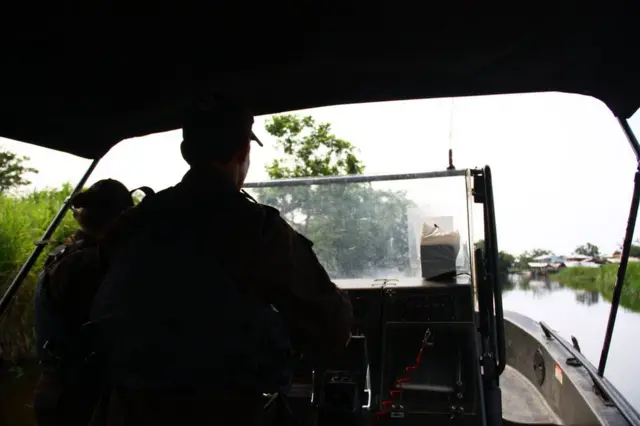 Lacha de la Policía de Fronteras de Costa Rica en el río Colorado, en el Caribe.