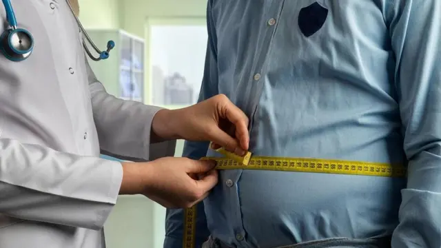 كيف يؤثر توقيت الوجبات على محيط خصرك؟