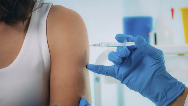 கொரோனா தடுப்பூசி