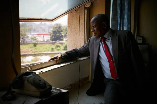 پیئرے سیلسٹے کبالا محمد علی کے تاریخی مقابلے کے وقت 27 سال کے ریڈیو صحافی تھے