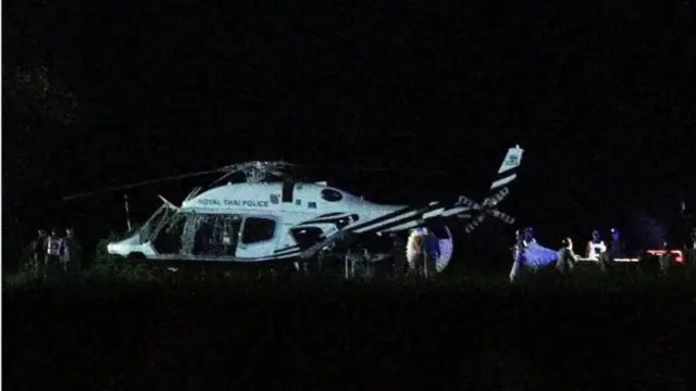 குகைப்பகுதியில் நிறுத்தி வைக்கப்பட்டிருந்த ஹெலிகாப்டர்