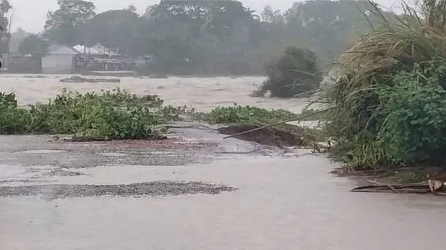 তিস্তা নদীর তীরবর্তী একটি প্লাবিত গ্রাম