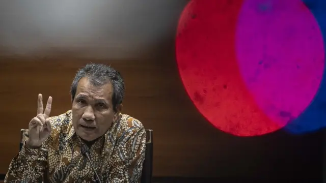 pejabat pajak rafael