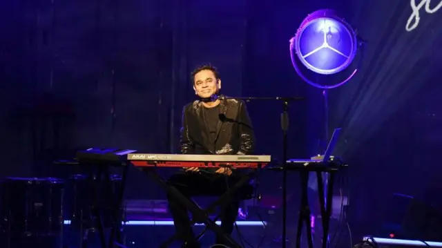 'பாலிவுட்டில் வெளியாள் போல் உணர்ந்தேன்' – ஏ.ஆர்.ரஹ்மான் பிபிசி பேட்டியில் கூறியது என்ன?