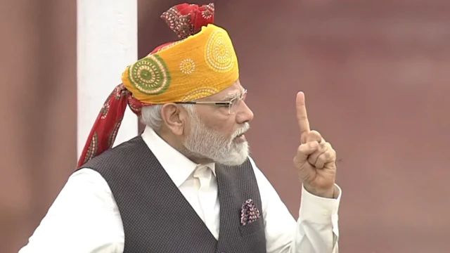 नरेंद्र मोदी