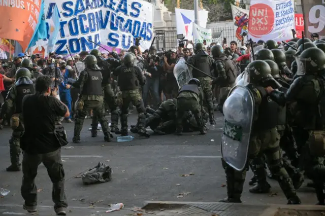 Protesta frente al Congreso. 