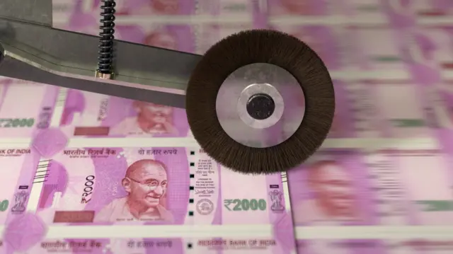  2,000 ரூபாய் நோட்டுகள் அச்சடிப்பது நிறுத்தம்