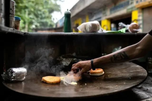 પ્રતીકાત્મક તસવીર