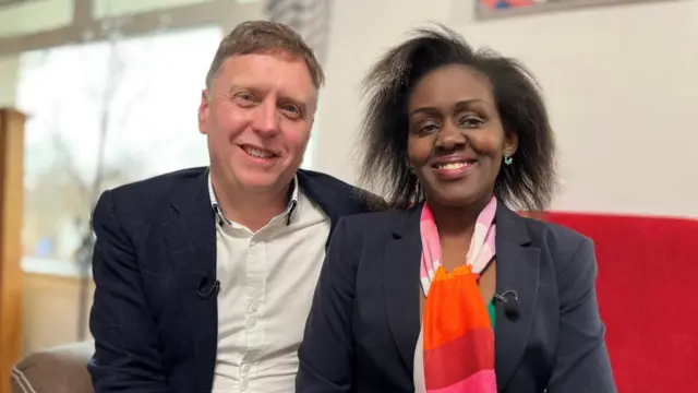 Umutesi yicaranye n'umugabo we Iain