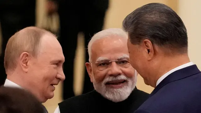चीनमा एससीओ बैठकमा सहभागी हुन पुगेका पुटिन, मोदी र सी