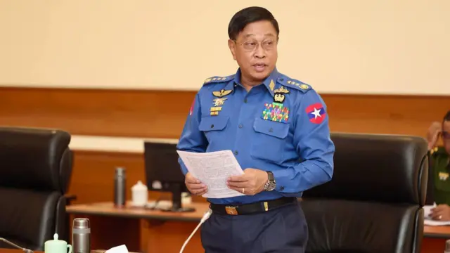 စစ်မှုထမ်းဆင့်ခေါ်ရေးဗဟိုအဖွဲ့ဥက္ကဋ္ဌ၊ ကာကွယ်ရေးဝန်ကြီးဗိုလ်ချုပ်ကြီး တင်အောင်စန်း