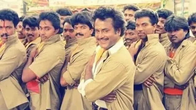 The film Baadshah is an adaptation of the Bollywood film 'Hum' (1991). බාඩ්ෂා චිත්‍රපටය 1991 දී තිරගත වූ 'හම්' බොලිවුඩ් චිත්‍රපටයේ අනුවර්තනයකි.