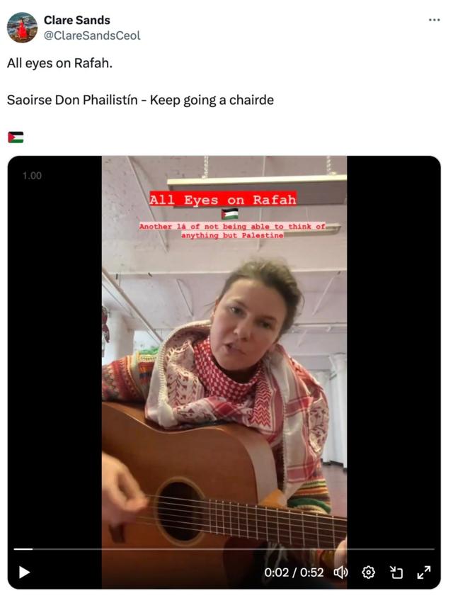 Captura de pantalla de Clare Sands cantando en su publicación en X