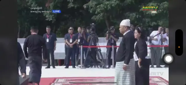 ဗိုလ်ချုပ်အကို ဦးအောင်သန်းရဲ့မြေး ဦးရဲအောင်သန်းနဲ့ ဇနီး