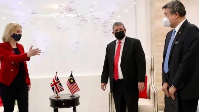 လစ်ဇ် ထရပ်စ် အရှေ့တောင်အာရှ ၃ နိုင်ငံ ခရီးစဥ် တစ်ပတ်ကြာ ထွက်နေ