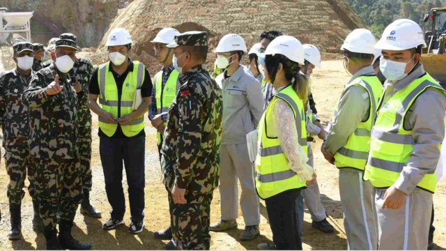 प्रधानसेनापति निरीक्षणमा