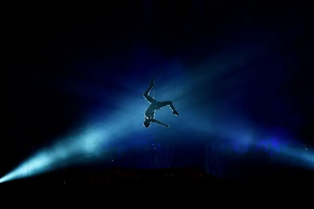 A performer of the Cirque du Soleil
